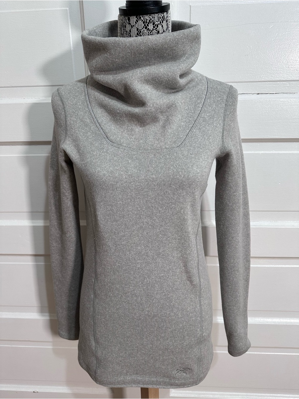 Arc’teryx Desira Tunic Sweater Size XS Heather Trillium Grey $170